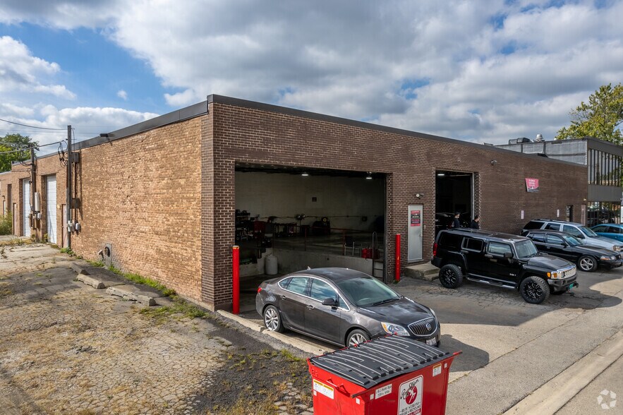 More Photos Of 727-729 N Yale Ave, Villa Park Warehouse For Lease