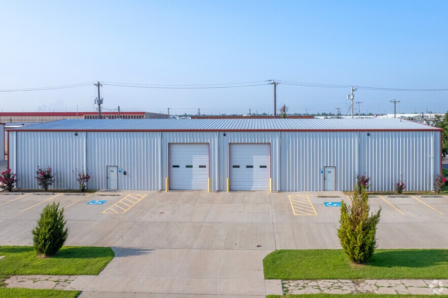 More Photos Of 1642 NW 1st St, Oklahoma City Warehouse For Lease
