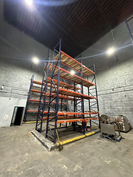 More Photos Of 9213 183rd St, Hollis Warehouse For Lease