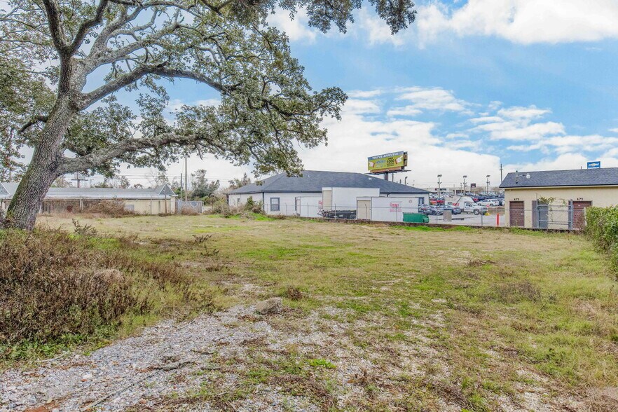 More Photos Of 131 New Warrington Rd, Pensacola Restaurant For Sale