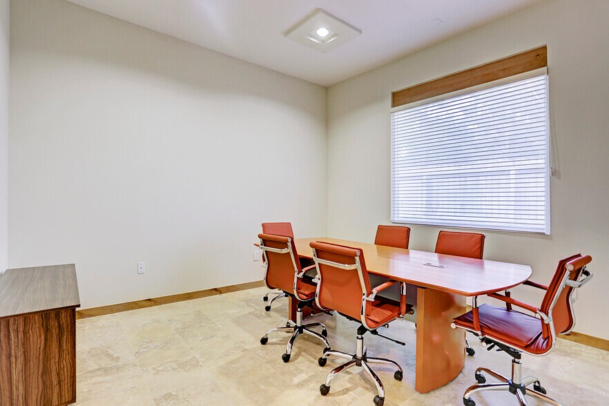 More Photos Of 25329 Budde Rd, The Woodlands Unknown For Lease