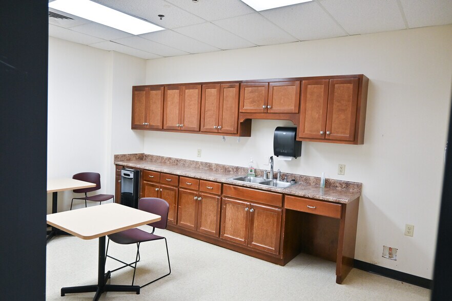 More Photos Of 1505 The Boardwalk, Huntsville Office For Sale