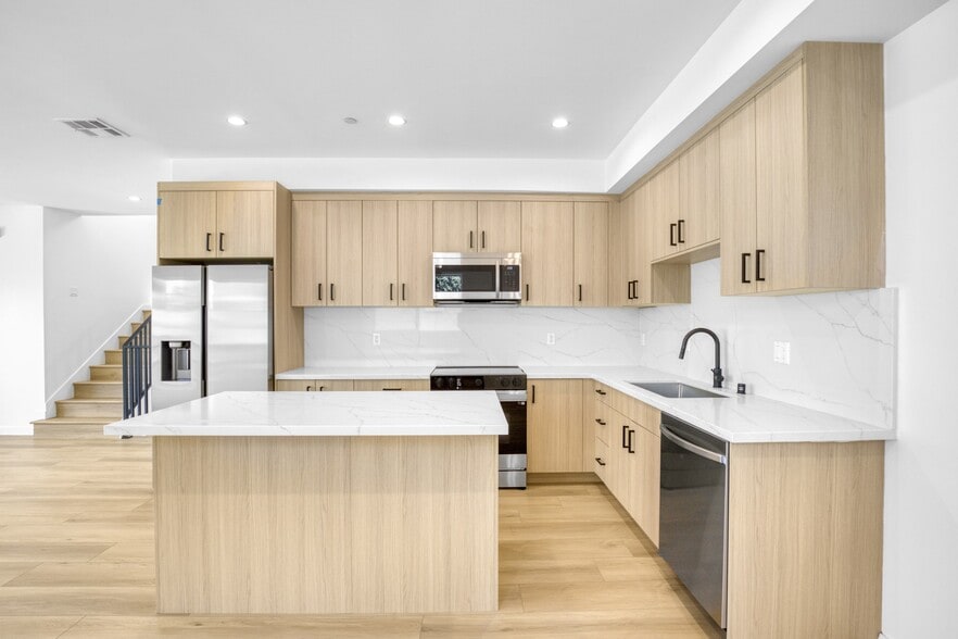 More Photos Of 10826 Hesby St, North Hollywood Apartments For Sale
