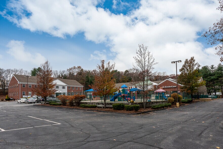 More Photos Of 500 Boston Post Rd E, Marlborough Unknown For Lease