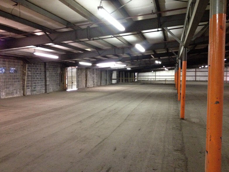 More Photos Of 17074 Lee Hwy, Abingdon Manufacturing For Lease