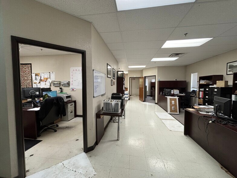 More Photos Of 2690 Old Alton Rd, Denton Warehouse For Lease