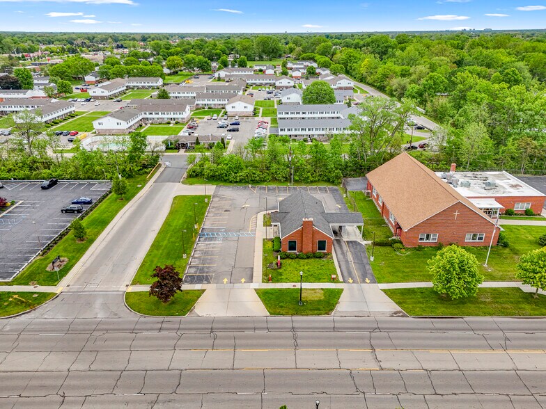 More Photos Of 23700 Goddard Rd, Taylor Bank For Lease