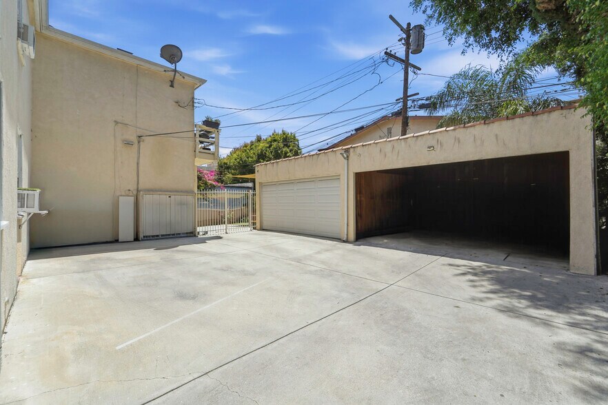 More Photos Of 1135 S Corning St, Los Angeles Apartments For Sale