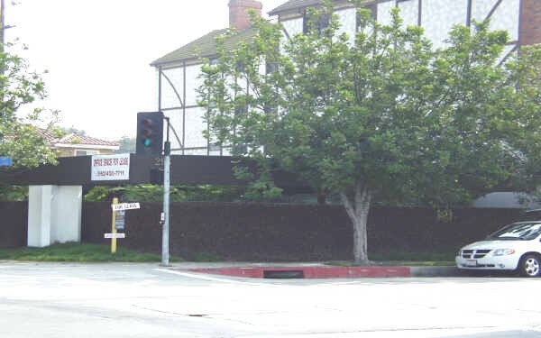 More Photos Of 296 Redondo Ave, Long Beach Office For Sale
