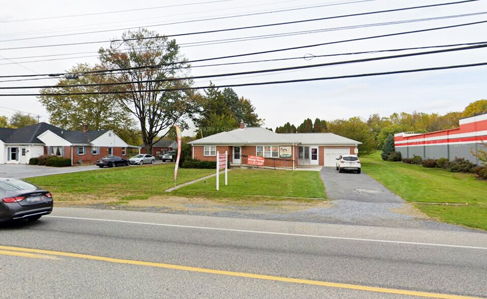 More Photos Of 1091 E Main St, Palmyra Office For Sale