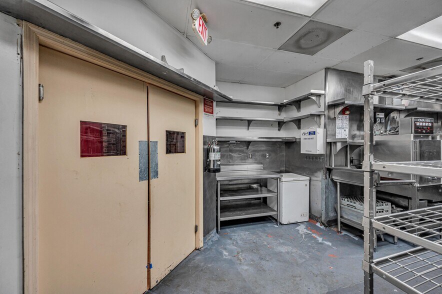 More Photos Of 223 Valencia Ave, Coral Gables Restaurant For Lease