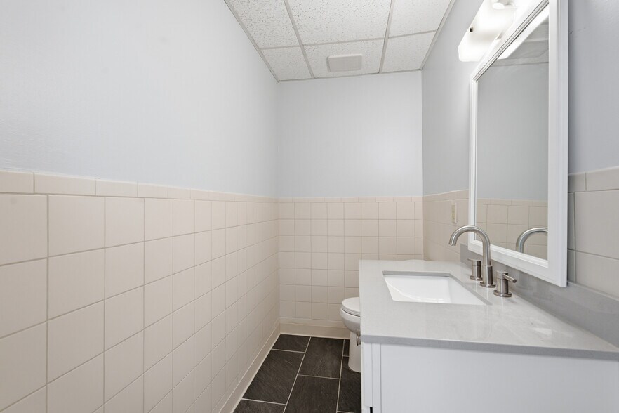 More Photos Of 401 SW Ward Rd, Lee's Summit Loft Creative Space For Lease