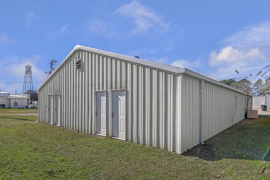 More Photos Of 211 Glover Dr, Newton General Retail For Sale