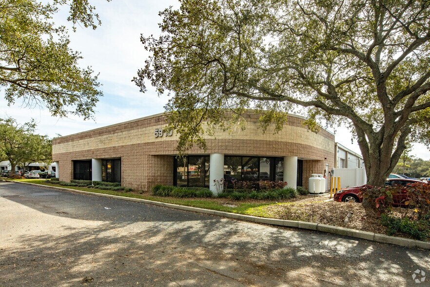 More Photos Of 5910 Benjamin Center Dr, Tampa Flex For Lease