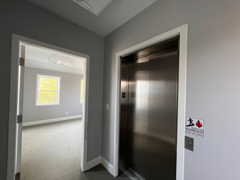 More Photos Of 17 Canton Ave, Milton Office For Sale