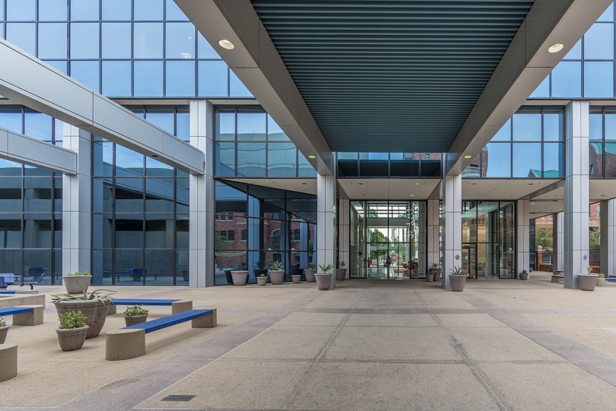 More Photos Of 2020 N Central Ave, Phoenix Office For Lease