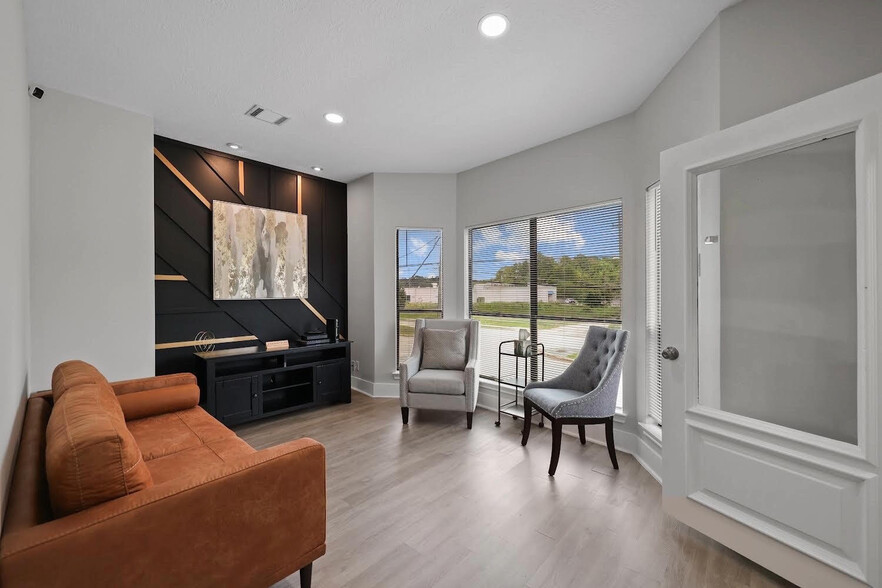 More Photos Of 20713 Aldine Westfield Rd, Houston Office Residential For Sale