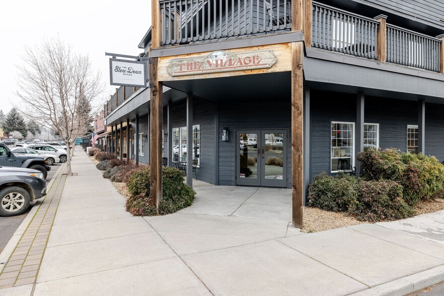 More Photos Of 192 E Main Ave, Sisters Storefront Retail Office For Lease