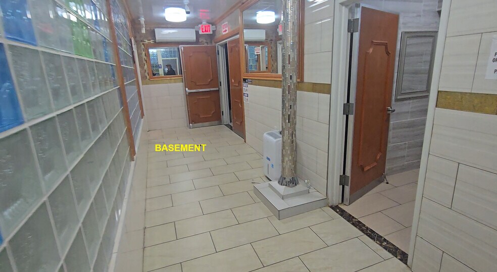 More Photos Of 110-27 Jamaica Ave, Jamaica Freestanding For Lease