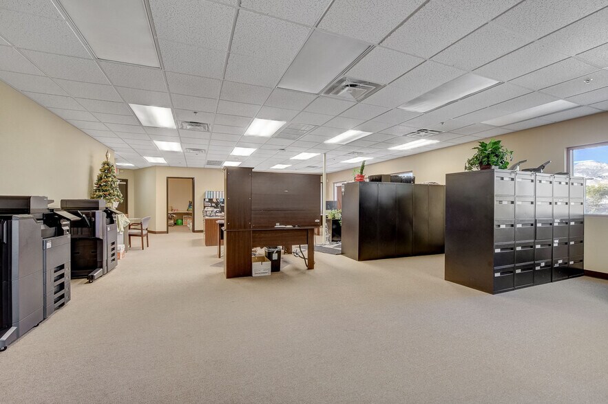 More Photos Of 9900 Covington Cross Dr, Las Vegas Office For Lease