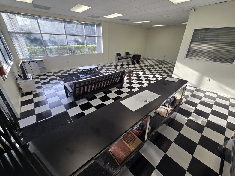 More Photos Of 12140 Wiles Rd, Coral Springs Light Manufacturing For Sale