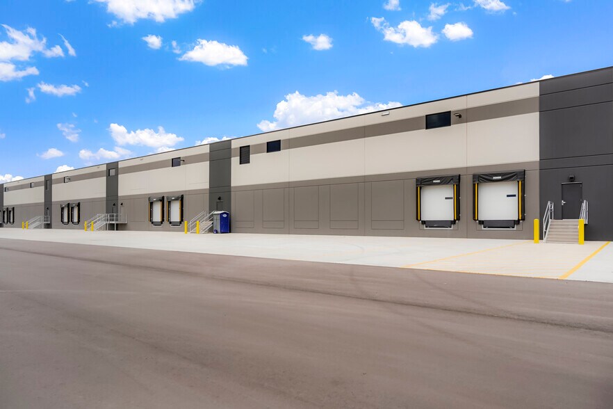 More Photos Of 8470 Launch Pt, Colorado Springs Warehouse For Lease