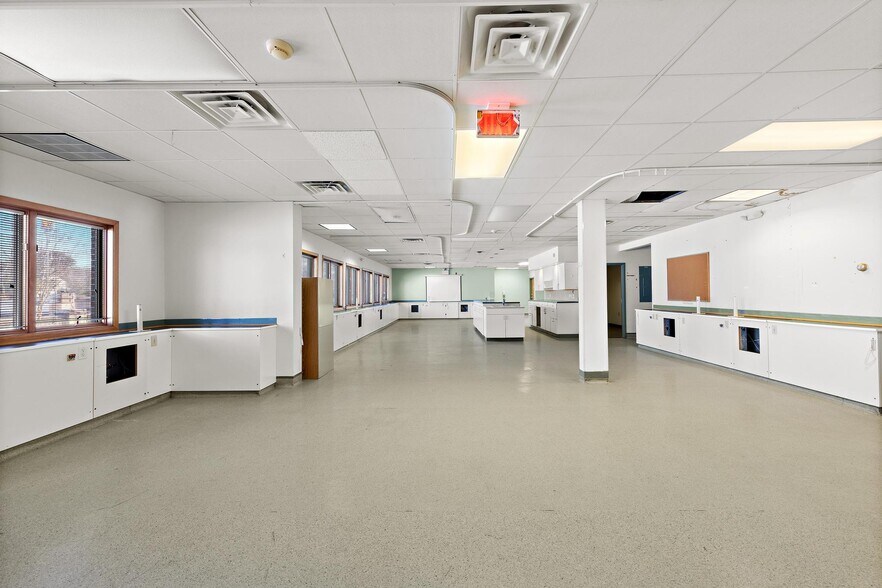 More Photos Of 675 Route 72 E, Manahawkin Office For Sale