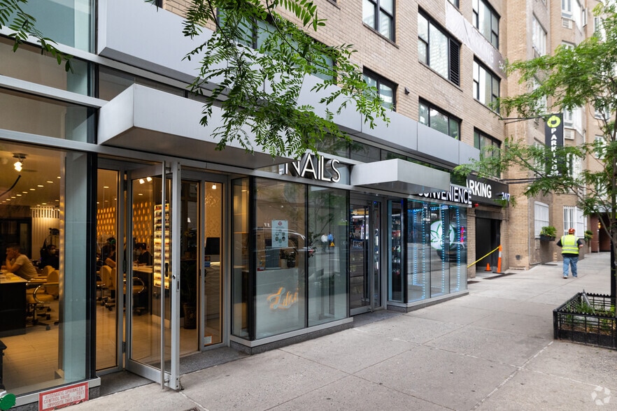 More Photos Of 330 W 58th St, New York Medical For Lease