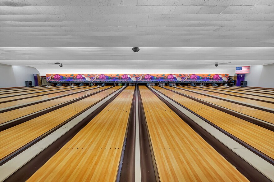 More Photos Of 905 Theodore St, Crest Hill Restaurant For Sale