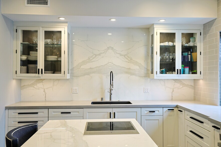 More Photos Of 908-910 N La Cienega Blvd, Los Angeles Storefront Retail Office For Sale