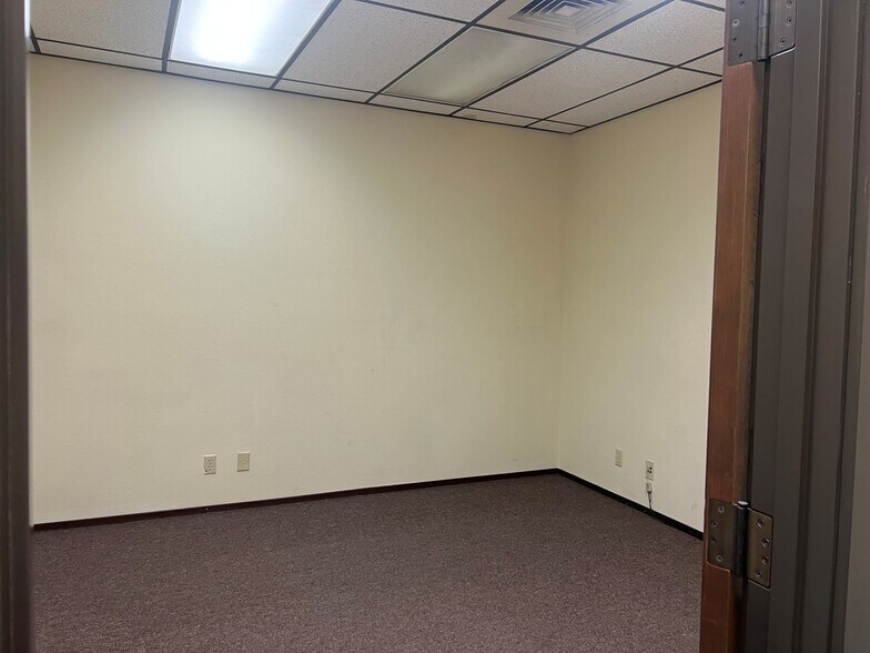More Photos Of 2140 Jefferson St, Napa Office For Lease