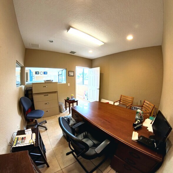 More Photos Of 126 N Us-27/441, Lady Lake Office For Lease