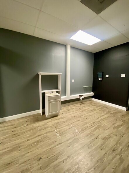 More Photos Of 4007-4025 Pontchartrain Dr, Slidell Storefront Retail Office For Lease