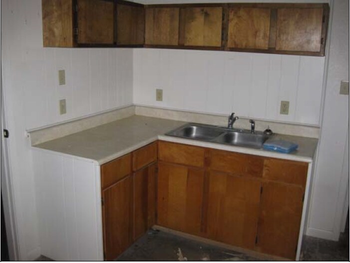 More Photos Of 621 E Market St, Rockport Flex For Lease