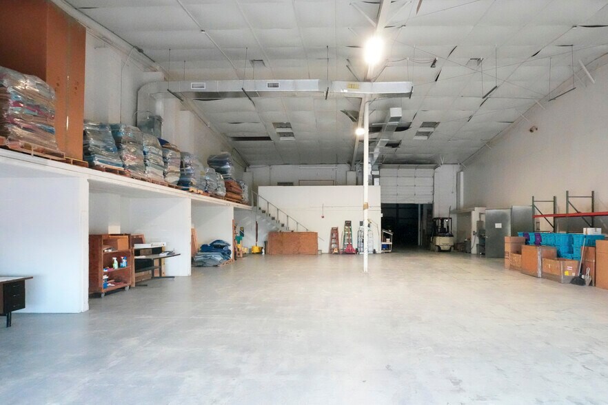 More Photos Of 3117 Cabaniss Pky, Corpus Christi Manufacturing For Lease