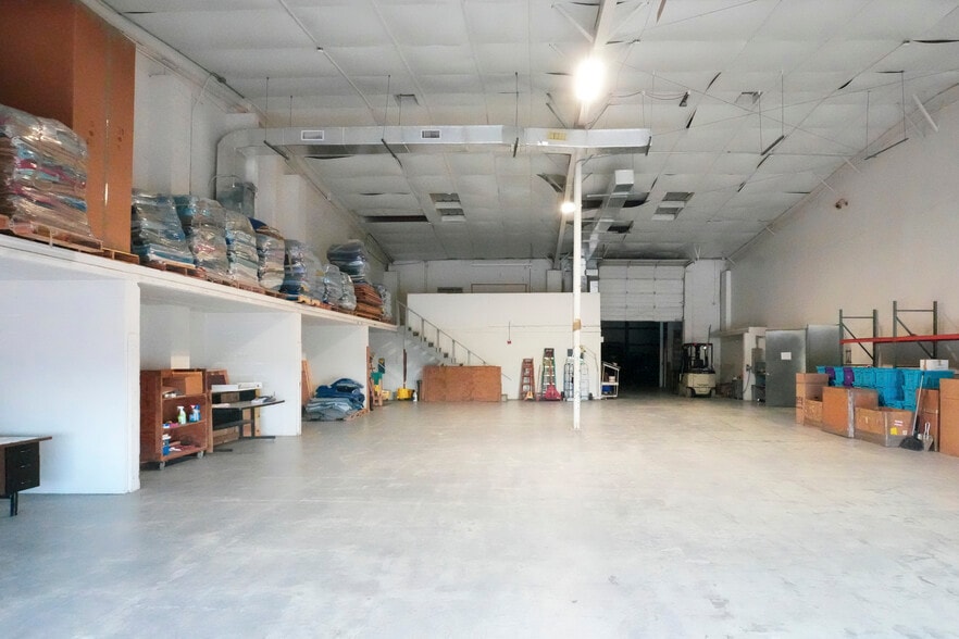 More Photos Of 3117 Cabaniss Pky, Corpus Christi Manufacturing For Sale