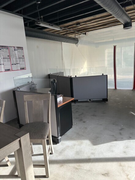 More Photos Of 77530 Enfield Ln, Palm Desert Showroom For Sale