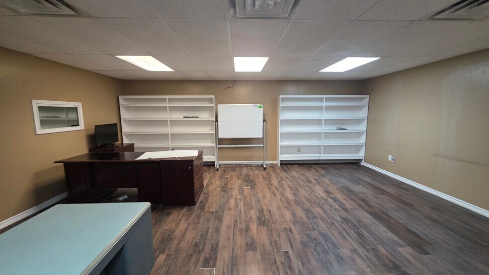 More Photos Of 3351 Westover Dr, Odessa Service For Lease