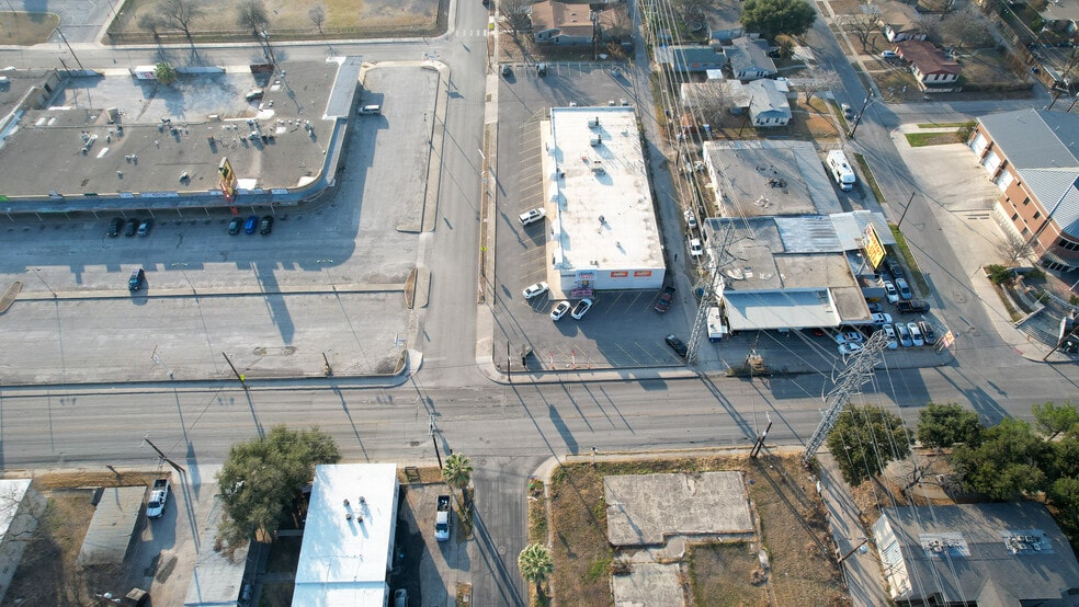 More Photos Of 107-109 Latch Dr, San Antonio Storefront Retail Office For Lease