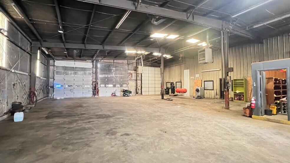 More Photos Of 3801 SE 22nd Ave, Amarillo Warehouse For Sale