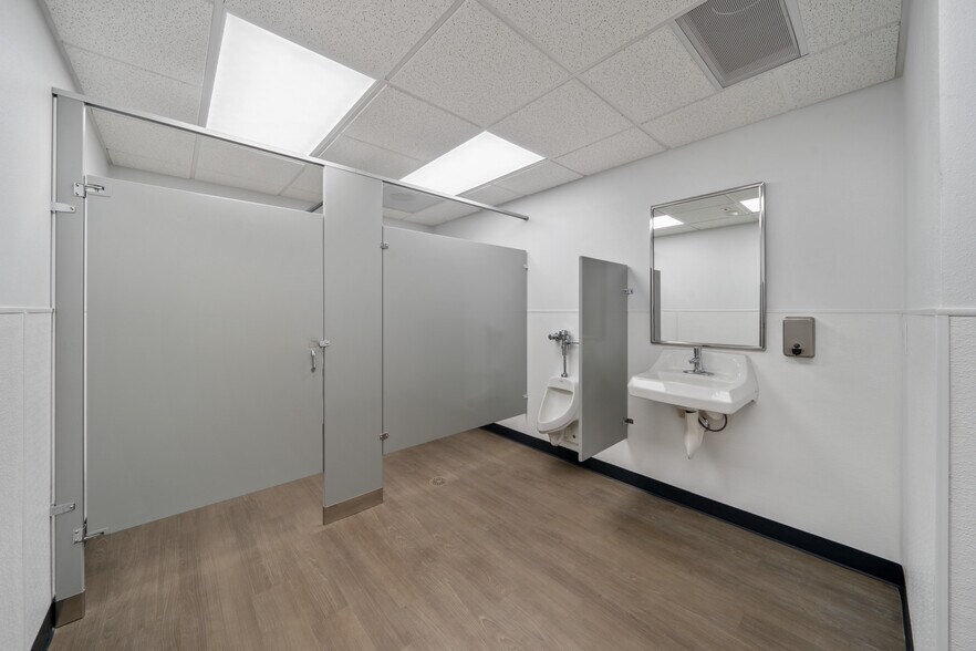 More Photos Of 2850 E El Presidio St, Long Beach Industrial For Sale