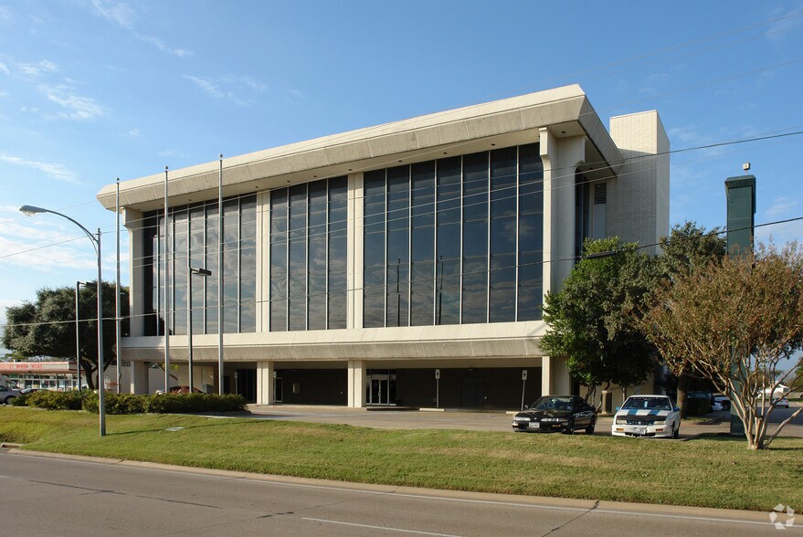 More Photos Of 1425 N Dallas Ave, Lancaster Office For Sale