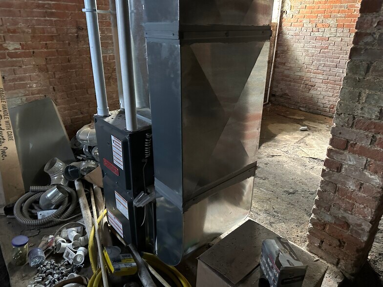 More Photos Of 11239 Superior Ave, Cleveland General Retail For Sale