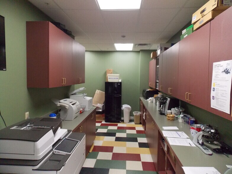 More Photos Of 1547 US-9, Clifton Park Office For Lease