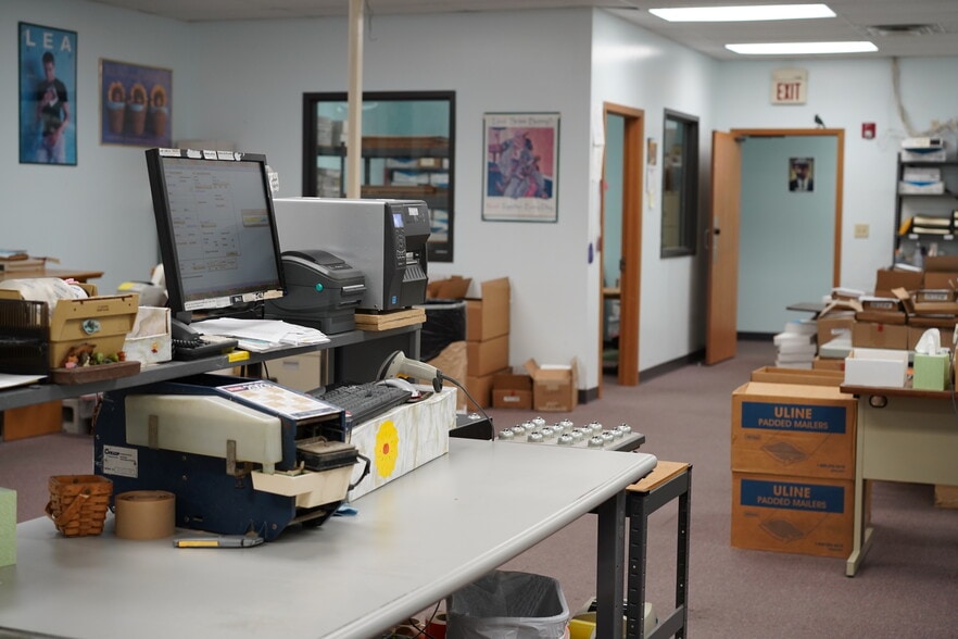 More Photos Of 29 Menzie Bottoms Rd, Butler Warehouse For Sale