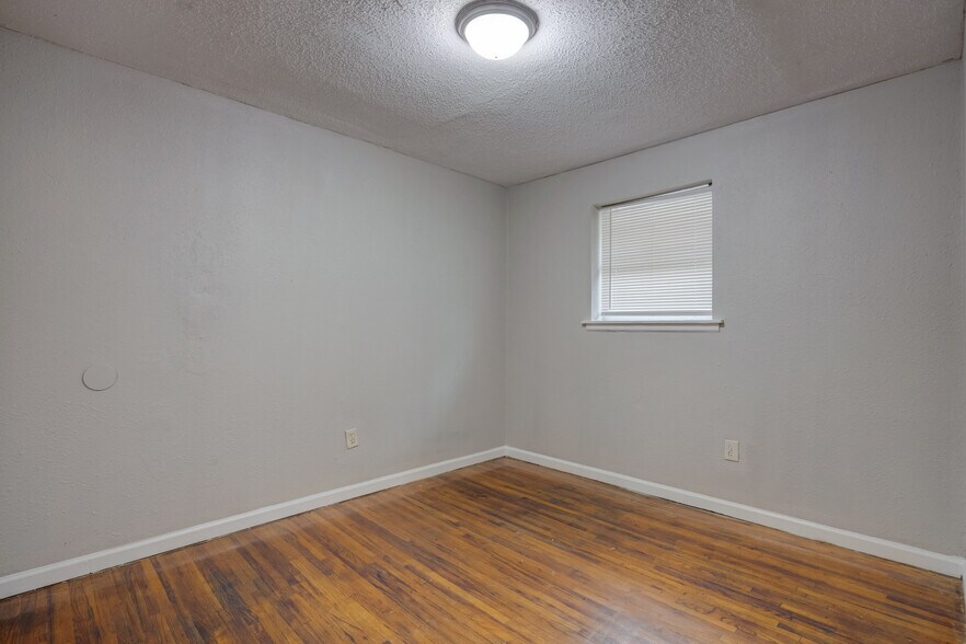 More Photos Of , Memphis Multifamily For Sale