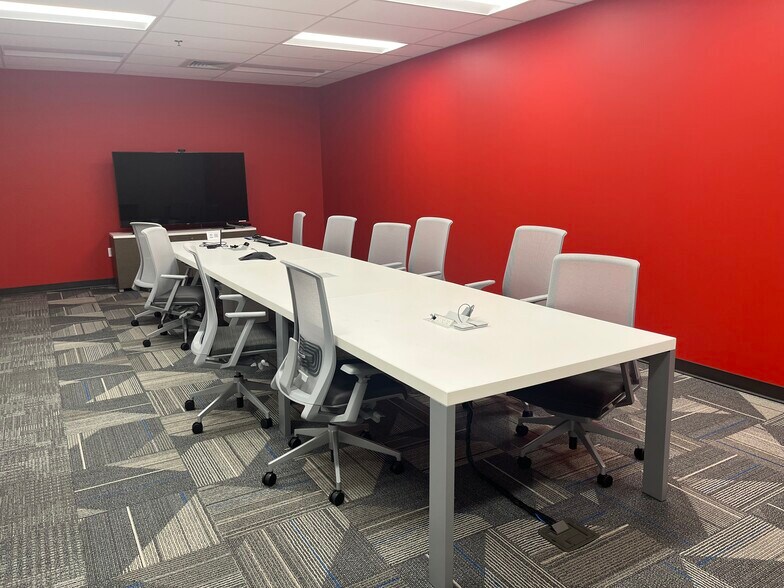 More Photos Of 7400 Plaza Mayor Blvd, Oklahoma City Flex For Lease