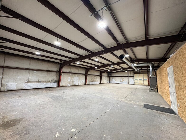 More Photos Of 131 Reep Dr, Morganton Warehouse For Lease