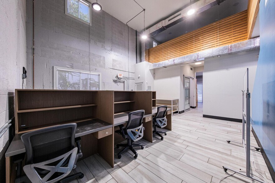 More Photos Of 3305 SW 37th Ave, Miami Office For Sale