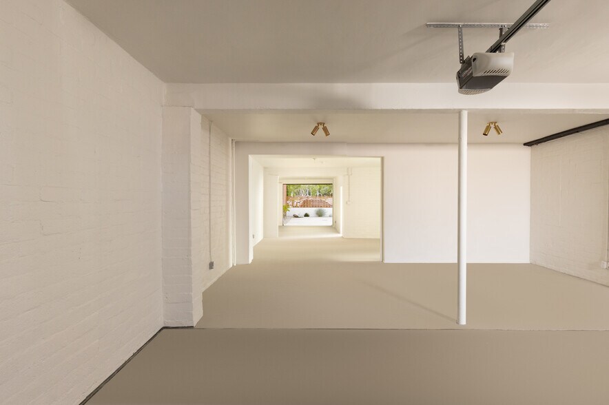 More Photos Of 2218 Pico Blvd, Santa Monica General Retail For Sale